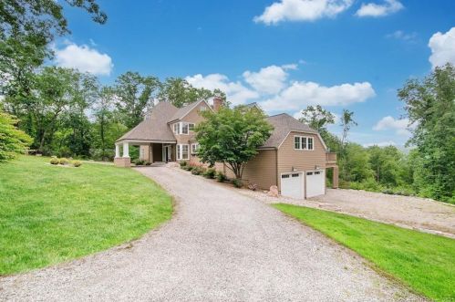 98 Ryefield Rd, Middletown CT  06457-5700 exterior