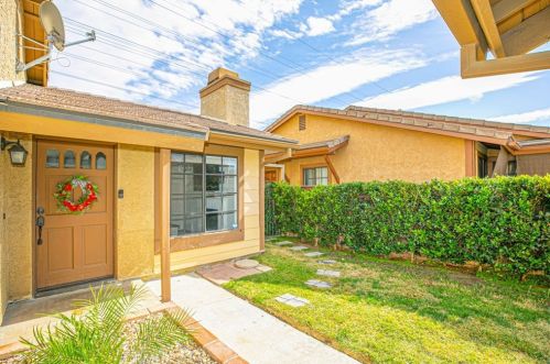 25776 Covala Ct, Santa Clarita CA  91355-2262 exterior