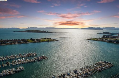 123 Lakeshore Ct, Richmond CA  94804-7422 exterior