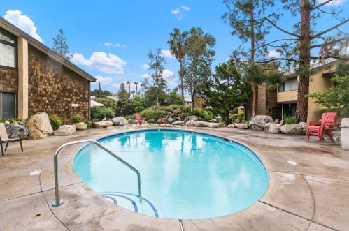 12750 Centralia St, Lakewood CA  90715-2418 exterior