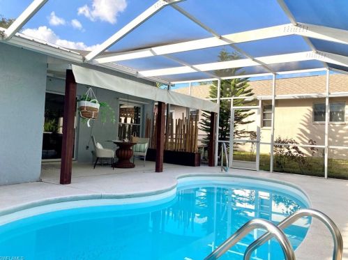 1011 4th Pl, Cape Coral FL  33990-1521 exterior