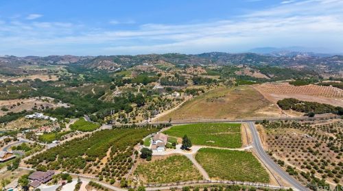23920 La Vella Rd, Temecula CA  92590-3944 exterior