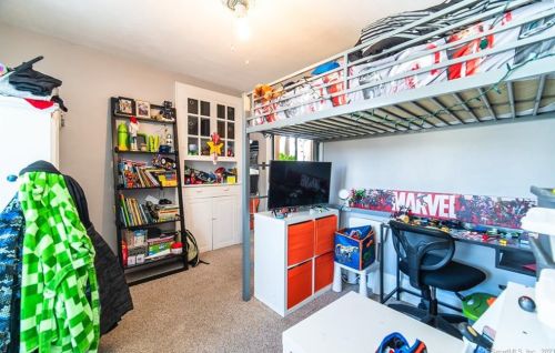 107 Birdsey Ave, Middletown CT  06457-4302 exterior