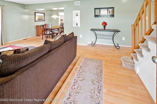 9 Salem Ln, Jackson Twp NJ  08527-1210 exterior
