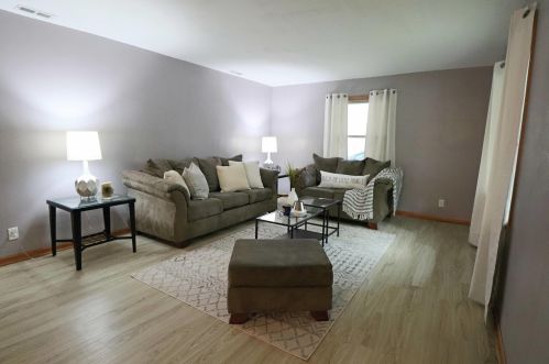 1008 105th St, Milwaukee WI 53227-1210 exterior