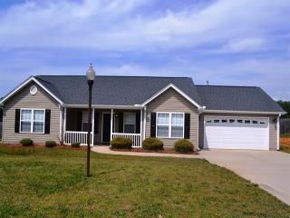 6 Long Pond Ct, Greer SC  29651-4884 exterior