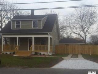 1317 Penataquit Ave, Bayshore, NY 11706-5129