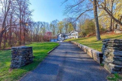 939 Boston Tpke, Manchester CT  06043-7403 exterior