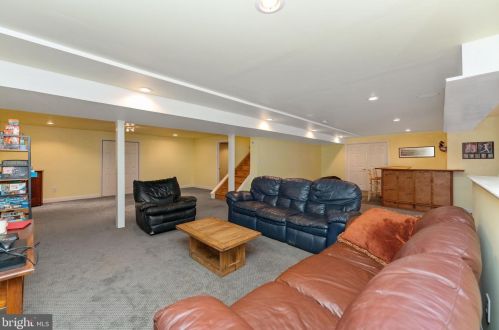 185 Clover Ln, Perkiomenville PA  18074-9485 exterior