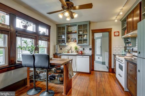 546 Orange St, Lancaster PA  17603-3669 exterior