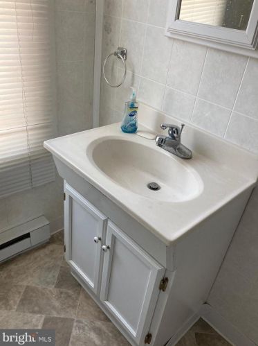 49 Jury St, Highspire PA  17034-1010 exterior