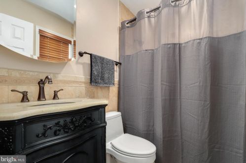 13461 Princedale Dr, Woodbridge VA  22193-3865 exterior