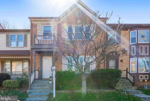 7925 Yancey Dr, Falls Church, VA 22042-4467
