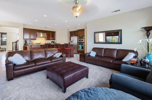 2073 Wyndham Way, Lodi CA  95242-4807 exterior