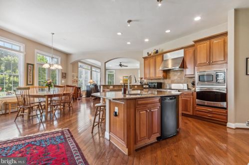 8373 Pedigrue Ct, Gainesville VA  20155-3240 exterior