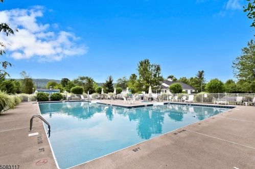 21 Twilight Trl, Belvidere NJ  07823-2905 exterior