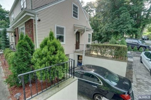 775 Kinderkamack Rd, River Edge NJ  07661-2414 exterior