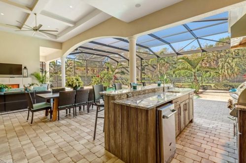 4249 Deephaven Ln, Naples FL 34119-8616 exterior