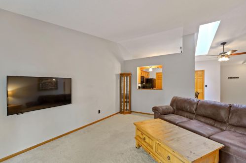 3305 Greenbrier St, Saint Paul, MN 55127-3659