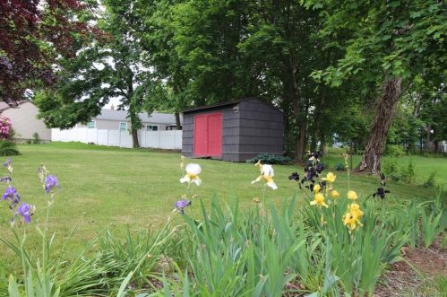 3 Dean Dr, Wallingford CT  06492-3215 exterior