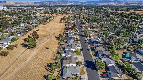 1419 Aster Ln, Livermore CA  94551-1417 exterior