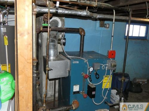 109 Tompkins Ave, South Plainfield NJ  07080-3042 exterior