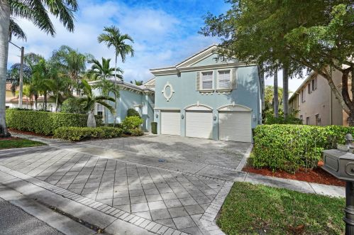 2601 Treanor Ter, West Palm Beach, FL 33414-6419
