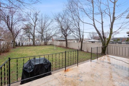 400 Douglas Ave, Avenel NJ  07001-1108 exterior