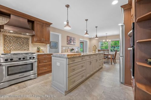 99 Leonard Ave, Leonardo NJ  07737-1538 exterior