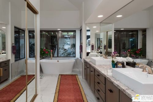 4 Vista Loma Dr, Rancho Mirage CA  92270-2959 exterior