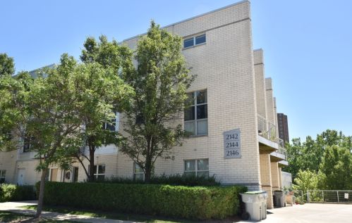 2146 Commerce St, Milwaukee, WI 53212-3426