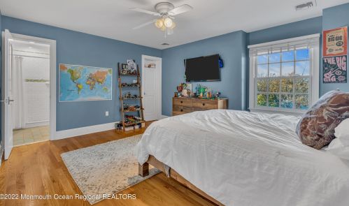 34 Windsor Dr, Little Silver NJ  07739-1311 exterior