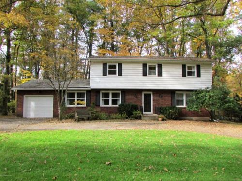 13 Old Forest Rd, Sugarloaf, PA 18249-9615