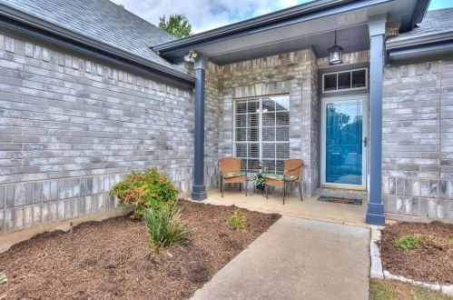 201 Rio Vista Dr, Georgetown TX  78626-4527 exterior