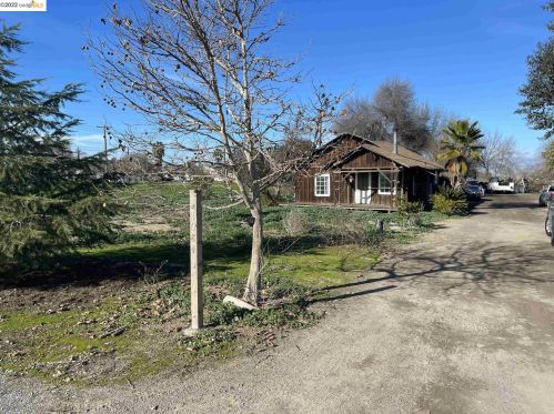 1084 Delta Rd, Oakley, CA 94561