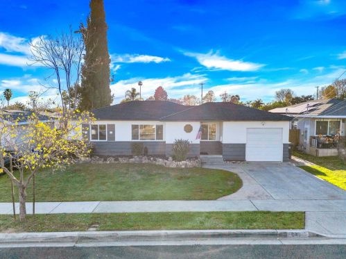 843 Goldenrod St, Escondido CA  92027-1709 exterior