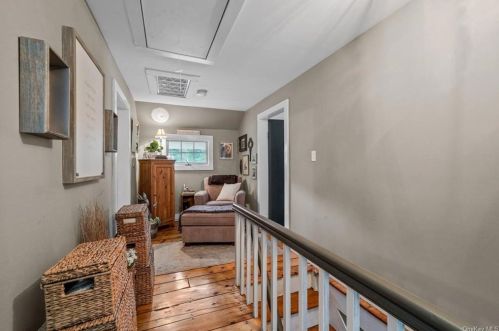 130 Osborne Hill Rd, Fishkill NY  12524-2515 exterior