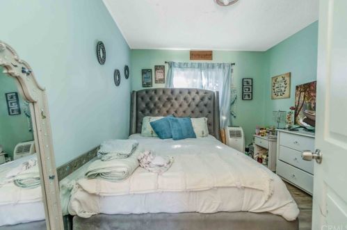 129 69th Way, Long Beach CA  90805-1237 exterior