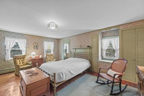 12 Highland Ave, Walden NY  12586-1402 exterior