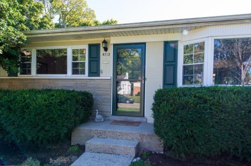 8712 Cottonwood Dr, Cincinnati, OH 45231-4706