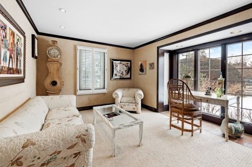 39 Littles Pt Rd, Swampscott MA  01907-2832 exterior