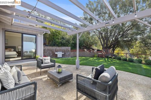 6240 Fairlane Dr, Oakland, CA 94611-1810