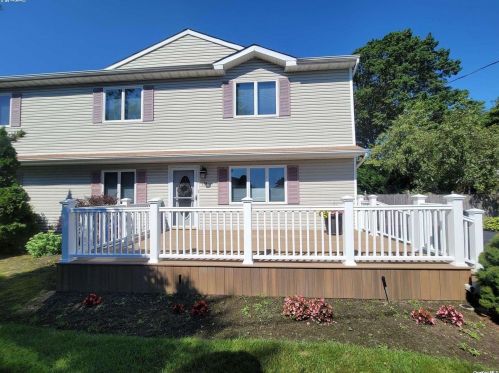 178 Hawthorne Ave, Babylon, NY 11704-6717