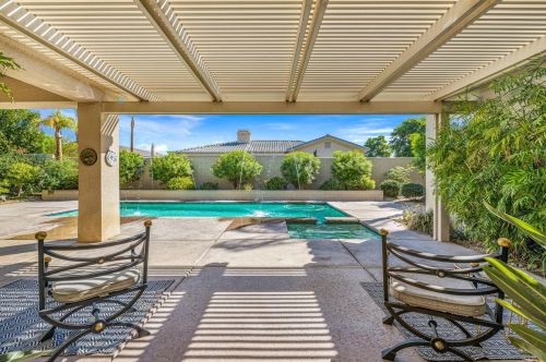 2 King Edward Ct, Rancho Mirage CA  92270-1621 exterior