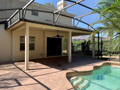 7925 Canyon Lake Cir, Orlando FL  32835-8206 exterior