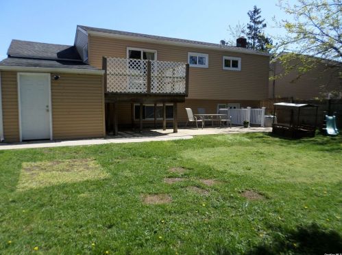 814 Delaware Ave, North Lindenhurst NY  11757-2811 exterior