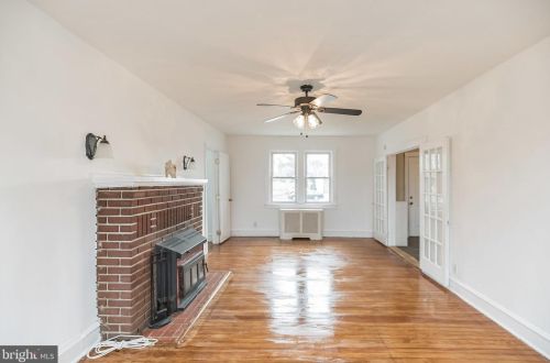 15 Lehigh Ave, Gloucester NJ  08030-1304 exterior