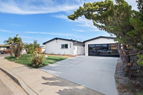 2767 Tonto Way, San Diego, CA 92117-1652