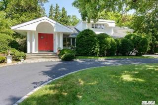 19 Lakeville Dr, East Hills, NY 11576-2514