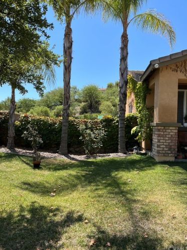 29279 Gateway Dr, Lake Elsinore CA  92530-7276 exterior